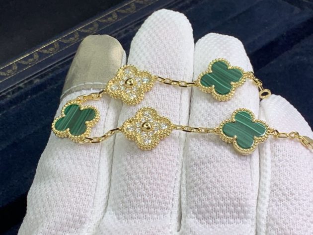 18k gold van cleef arpels vintage alhambra bracelet diamond and malachite 5 motifs 62086c8d0fe0b
