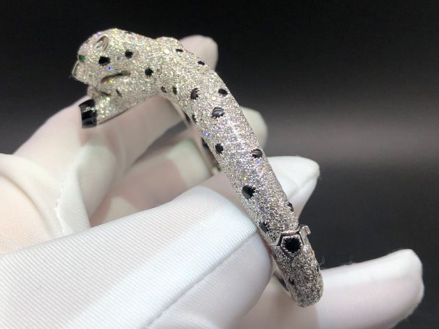 18k white gold panthere de cartier bracelet pave 833pcs diamonds and onyx h6001517 6209cdfa0f7ab