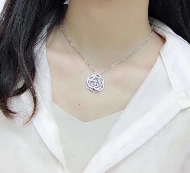 18k white gold piaget diamond openwork rose motif necklace 620a5571da48e