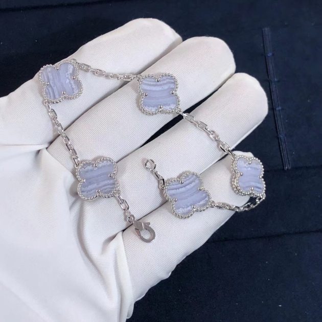 18k white gold van cleef arpels vintage alhambra 5 motif chalcedony bracelet vcard34700 620868f949b4e