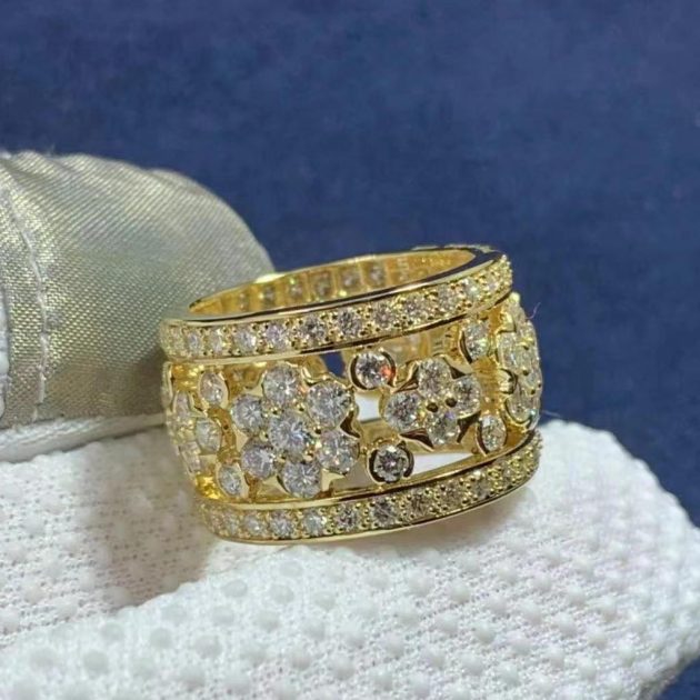 Van Cleef Arpels 18k Yellow Gold Diamonds Snowflake Ring VCARO3RV00 2