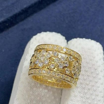 Van Cleef & Arpels 18k Yellow Gold Diamonds Snowflake Ring
