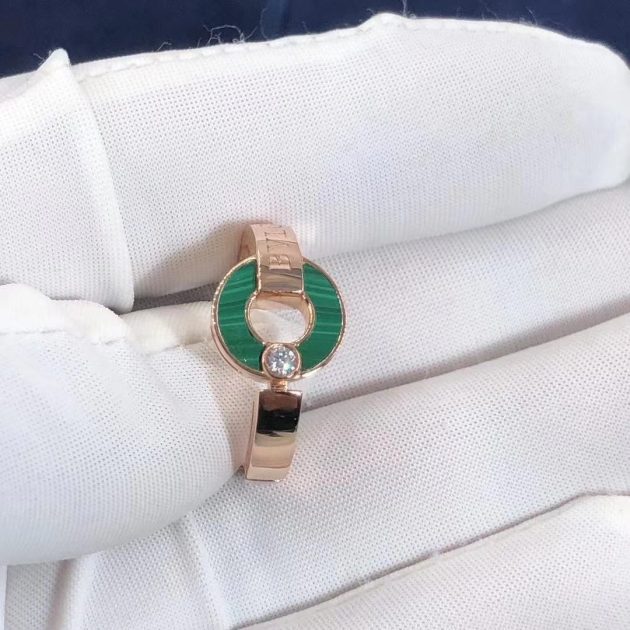bvlgari bvlgari openwork 18 kt rose ring set with malachite elements and a round brilliant 620a05f101941