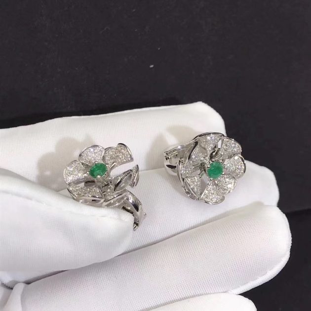 bvlgari divas dream earrings in 18kt white gold set with a central emerald and full pave diamonds 620a272cdf22f