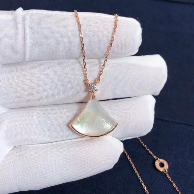 bvlgari divas dream mother of pearl diamond 18k rose gold necklace 620a211c90c91