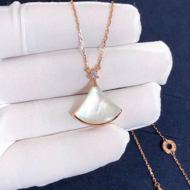 bvlgari divas dream mother of pearl diamond 18k rose gold necklace 620a211f6fff2