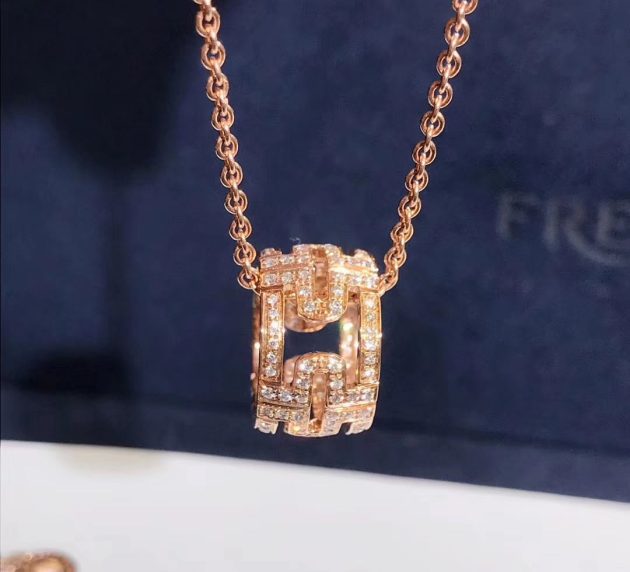 bvlgari parentesi necklace with 18k rose gold chain and round 18k rose gold pendant set with pave diamonds 620a1fff08a86