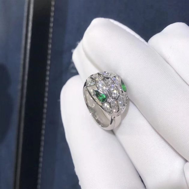 bvlgari serpenti ring in solid 18kt white gold set with emerald eyes and full pave diamons 620a20b79e816