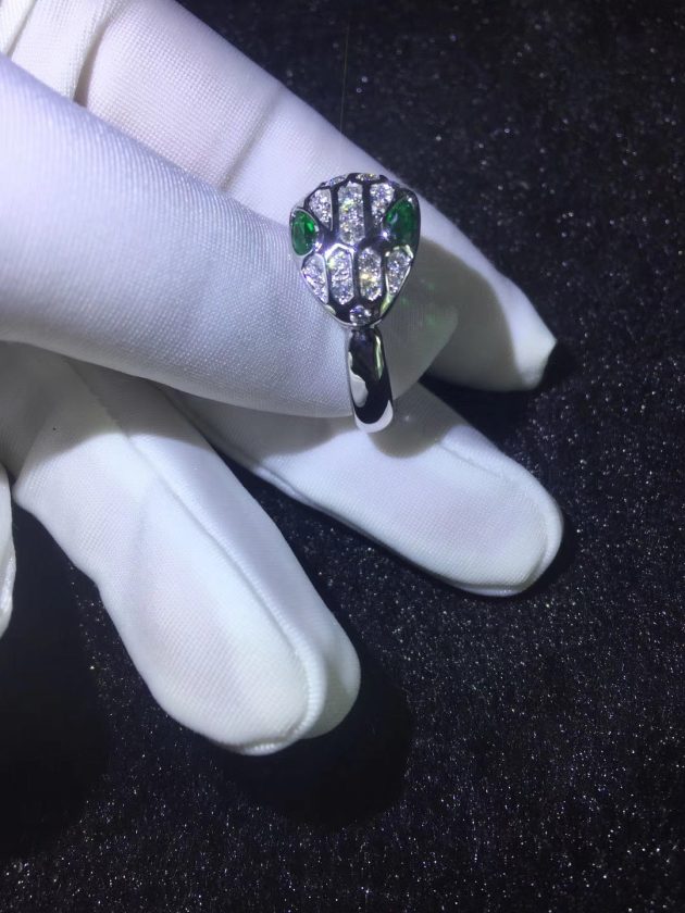 bvlgari serpenti ring in solid 18kt white gold set with emerald eyes and full pave diamons 620a20c2a60a5