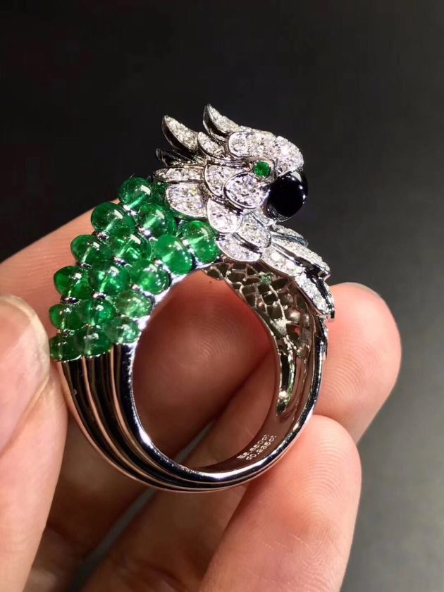 cartier les oiseaux liberes parrot ring 18k white gold with gray mother of pearl emeralds beads 6209dc9bece4e