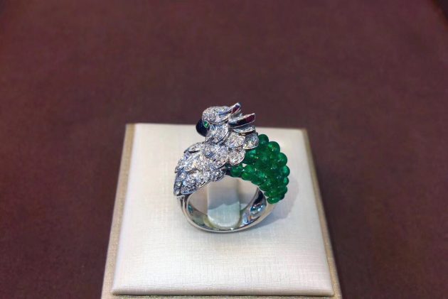 cartier les oiseaux liberes parrot ring 18k white gold with gray mother of pearl emeralds beads 6209dcac41bdf
