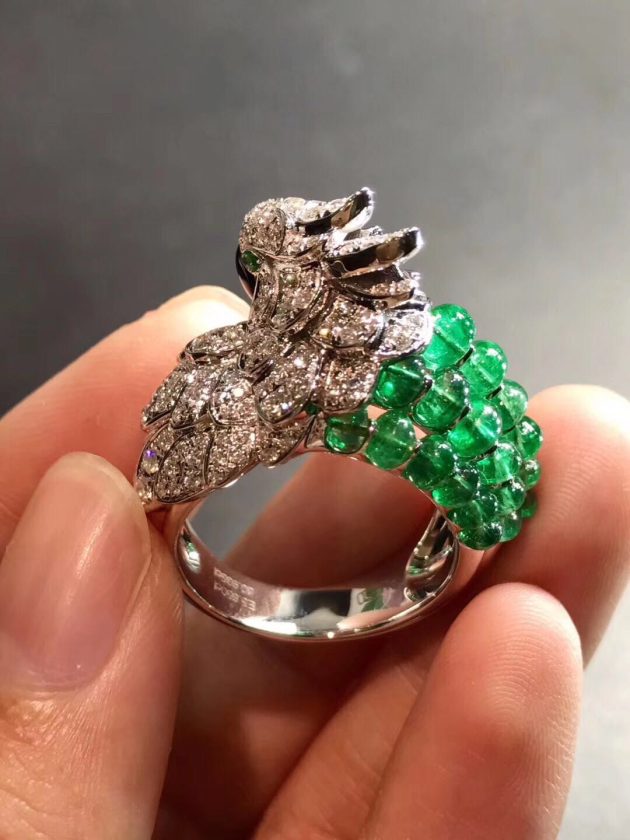 cartier les oiseaux liberes parrot ring 18k white gold with gray mother of pearl emeralds beads 6209dcb3ae255