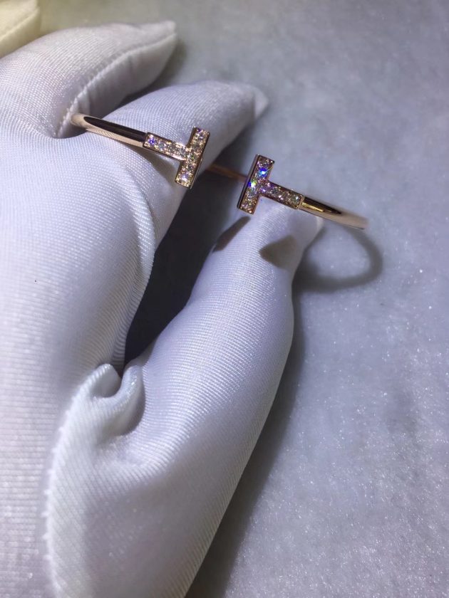 custom made 18k gold tiffany t wire bracelet with diamond 6209f7c694e6f