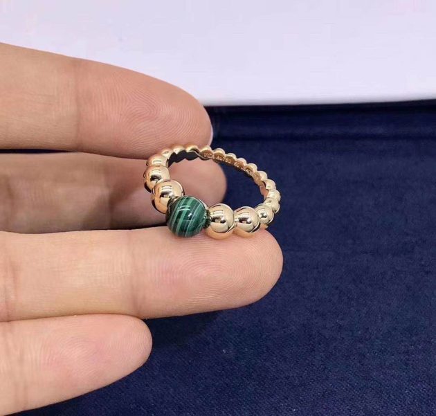 custom made van cleef arpels 18k yellow gold perlee couleurs variation malachite ring vcaro63f00 62080f4be4009