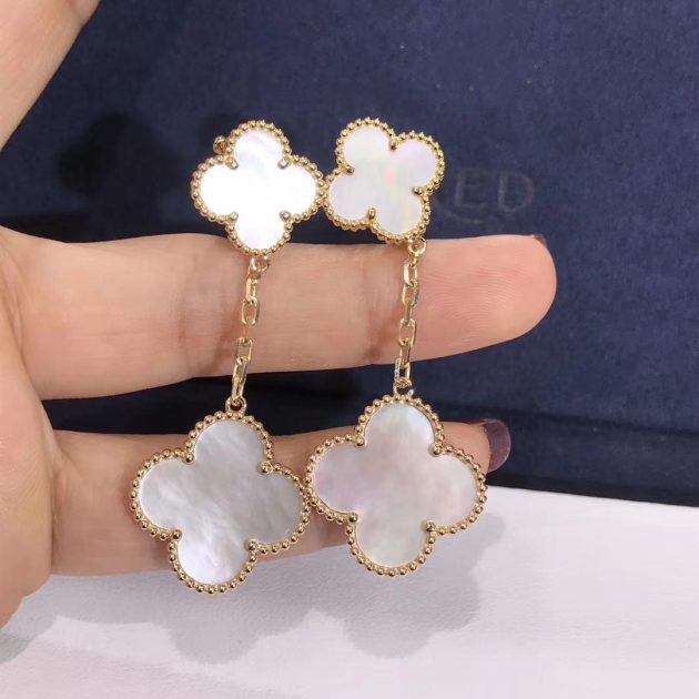 magic alhambra earrings in 18k yellow gold with 2 mother of pearl motifs vcard78800 62086414e37bd