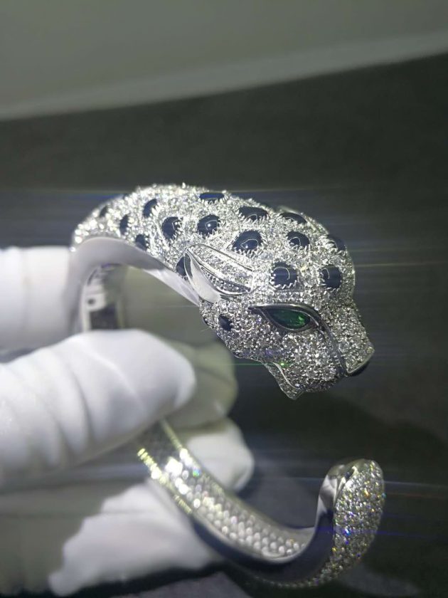 panthere de cartier bracelet 18k yellow gold set diamonds onyx and emeralds h6007517 6209cd8b033f7