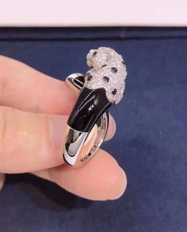 panthere de cartier ring 18k white gold pave diamond with emeralds and onyx crh4275500 6209dd4a9ff53