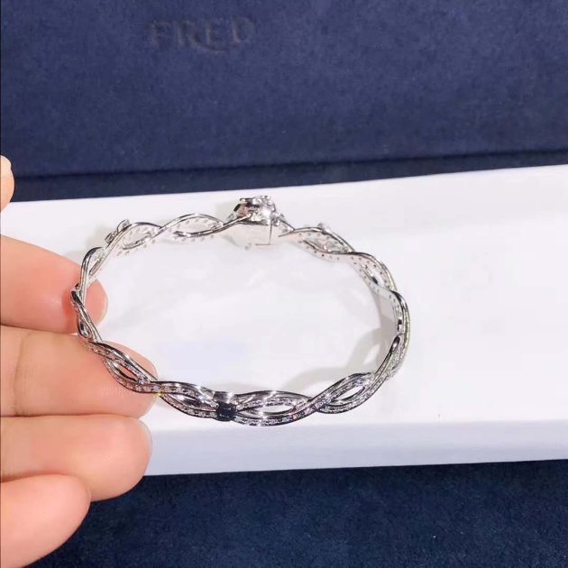 piaget rose bracelet in 18k white gold set with 190 brilliant cut diamonds 1 32ct 620a50c1c7e9b