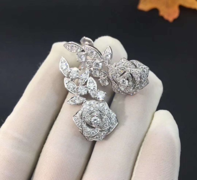 piaget rose earrings in 18k white gold set with 208 brilliant cut diamonds g38u0076 620a442d65b05
