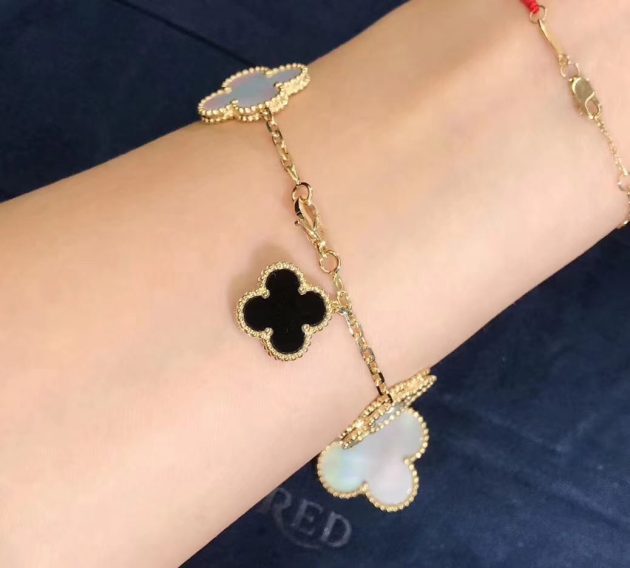 real van cleef arpels magic alhambra bracelet 5 motifs yellow gold mother of pearl