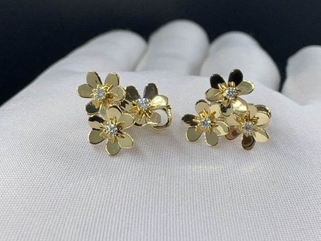 Mini Frivole 3 Flowers Earrings