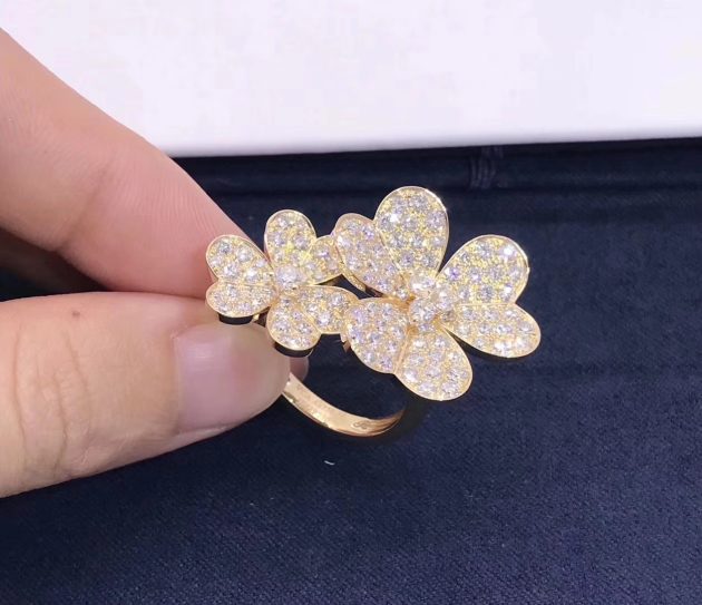 van cleef arpels 18k yellow gold frivole diamond between the finger ring 6207fe4dbb9eb