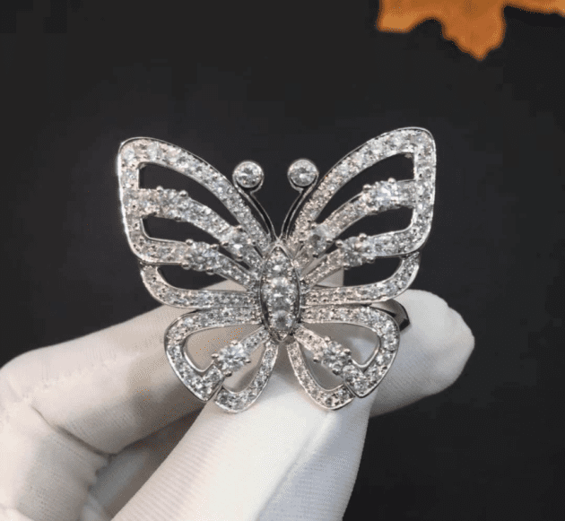 van cleef arpels flying butterfly between the finger ring 18k white gold diamonds vcara13500 6207aad25d093