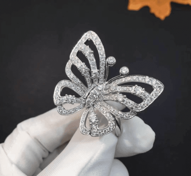 van cleef arpels flying butterfly between the finger ring 18k white gold diamonds vcara13500 6207aadc7f6eb