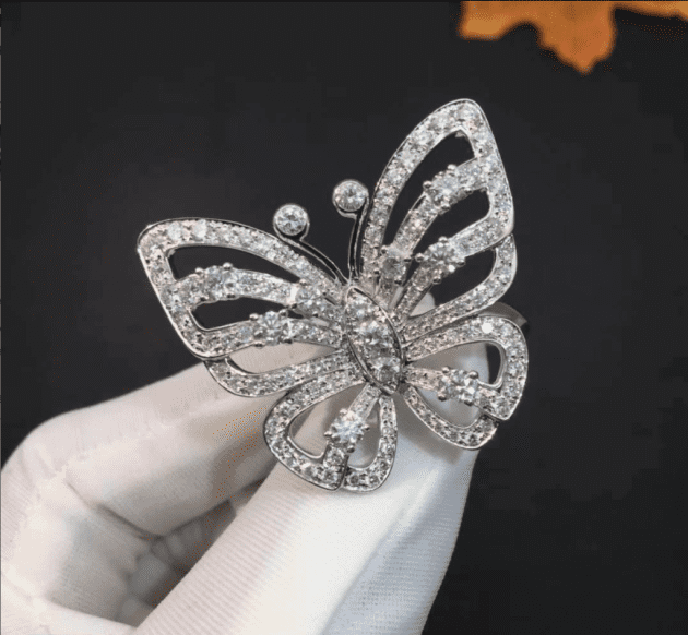 van cleef arpels flying butterfly between the finger ring 18k white gold diamonds vcara13500 6207aae56934e