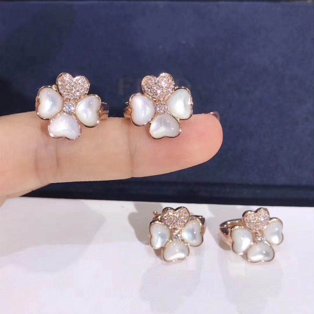 van cleef arpels medium cosmos earrings 18k pink gold with diamonds mother of peal vcaro5bz00 62087033697c0