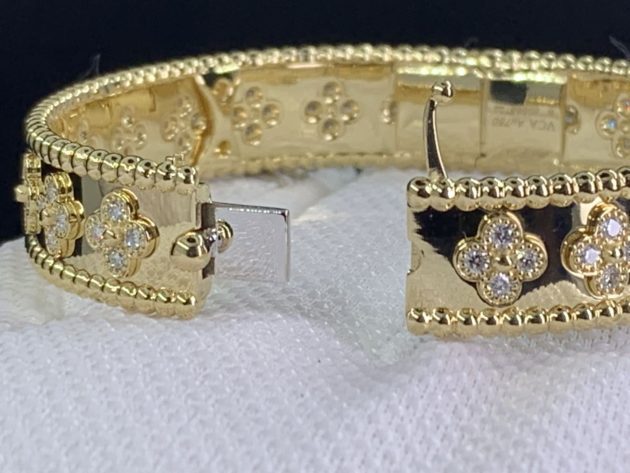 van cleef arpels perlee clovers bracelet small model 18kt pink gold diamond 620859c276b8a