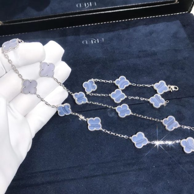 van cleef arpels vintage alhambra 10 motif chalcedony 18k white gold necklace vcard34800 6207a66586744