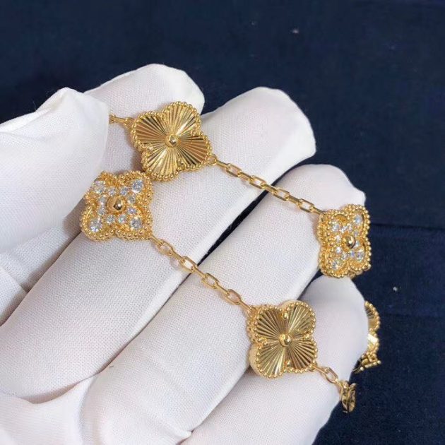 van cleef arpels vintage alhambra bracelet 5 motifs guilloche yellow gold round diamonds 62081eeca835d