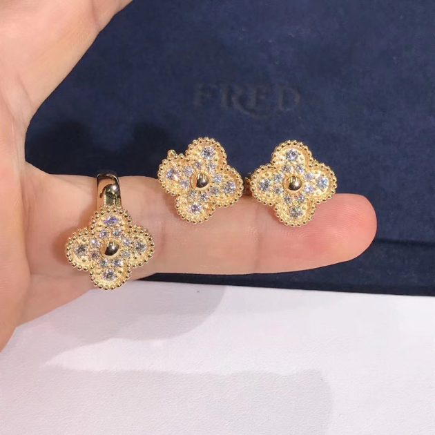 van cleef arpels vintage alhambra diamond ring in 18k yellow gold 62085eda2c1f5