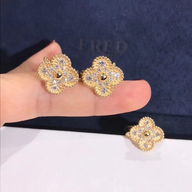 van cleef arpels vintage alhambra diamond ring in 18k yellow gold 62085ee489fc1