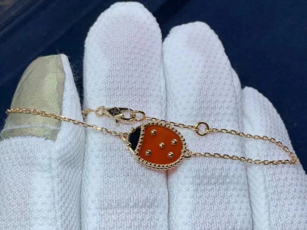 vca lucky spring closed wings ladybug 18k rose gold with onyx carnelian bracelet vcarp7r000 6207a290a463a